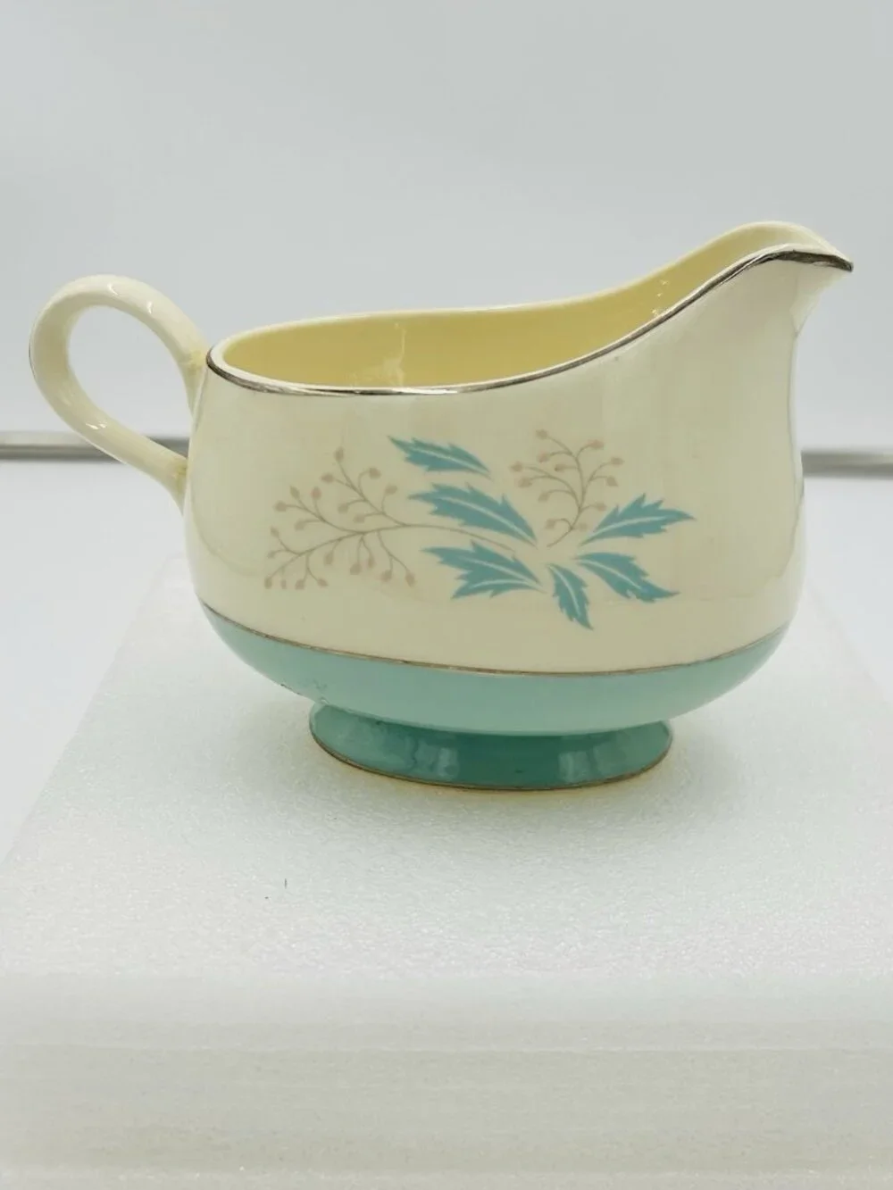 Homer Laughlin Romance Gravy Boat Eggshell Cavalier Turquoise Rare
